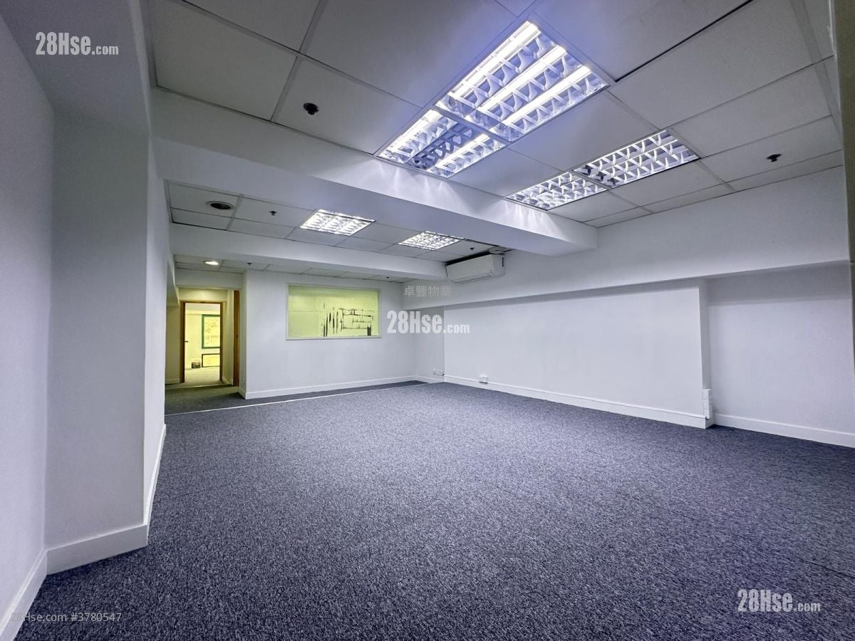 Trust Centre Rental 5+ Bedrooms , 2 Toilets 1,210 ft²