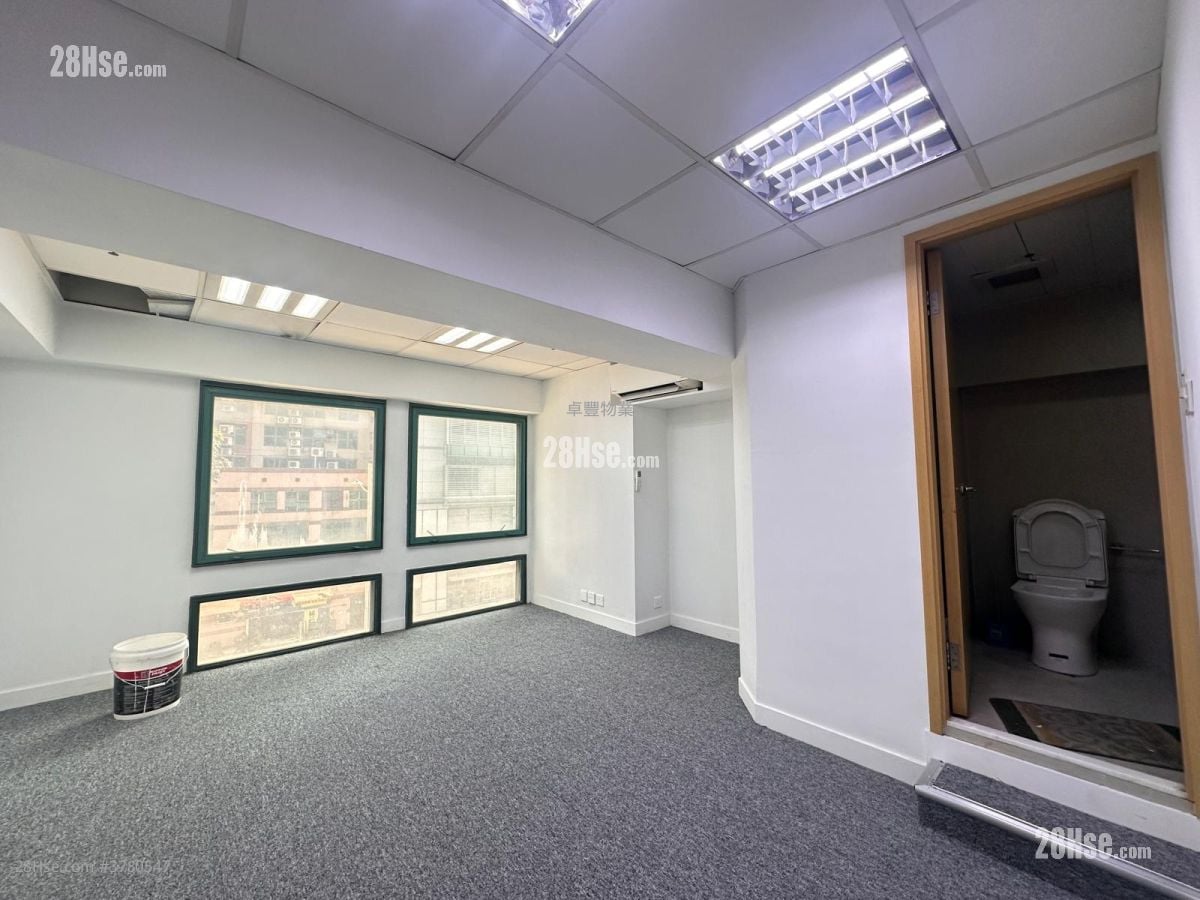 Trust Centre Rental 5+ Bedrooms , 2 Toilets 1,210 ft²