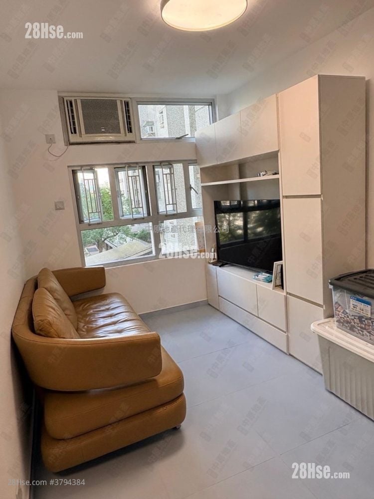 Ching Wah Court Sell 3 Bedrooms , 1 Bathroom 554 ft²