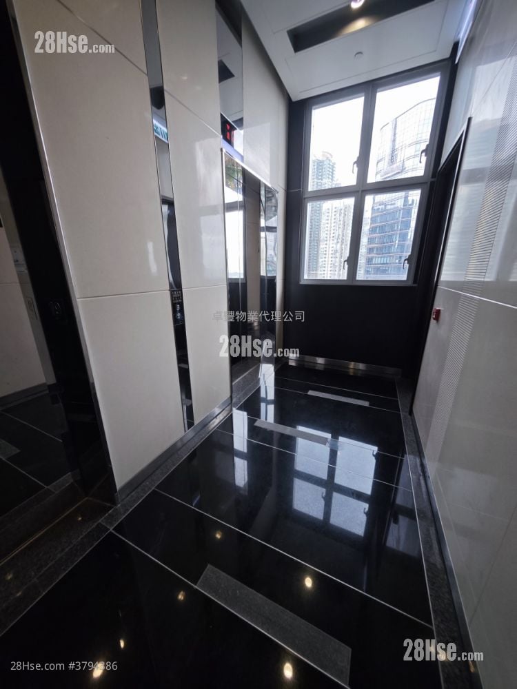 兴迅广场 租盘 开放式间隔 75 平方尺