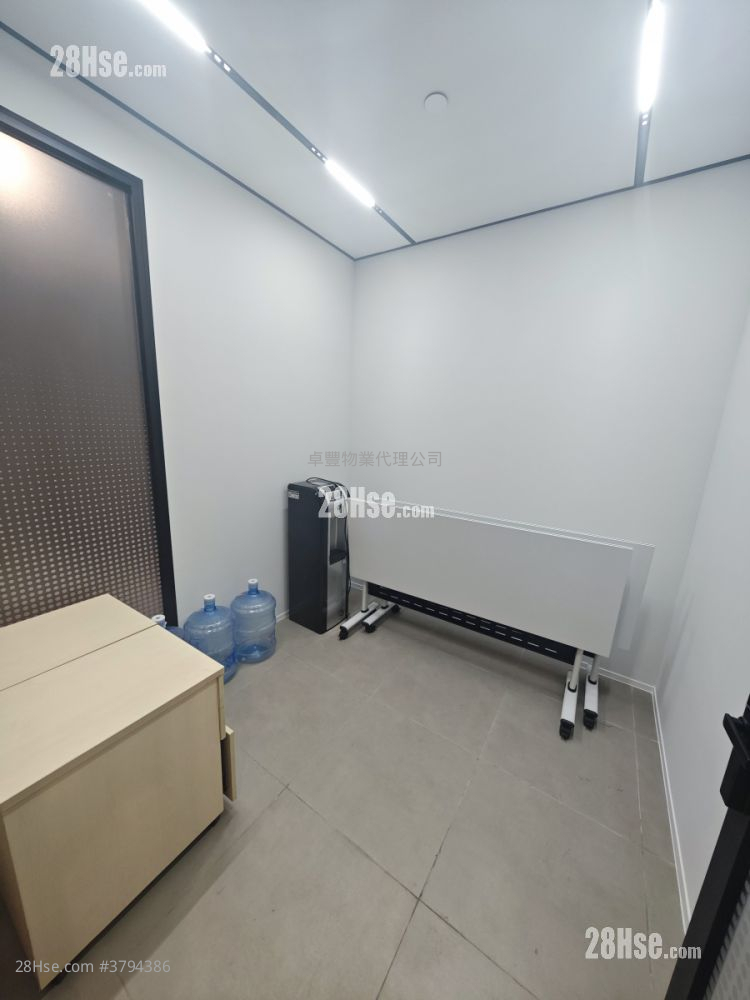 兴迅广场 租盘 开放式间隔 75 平方尺