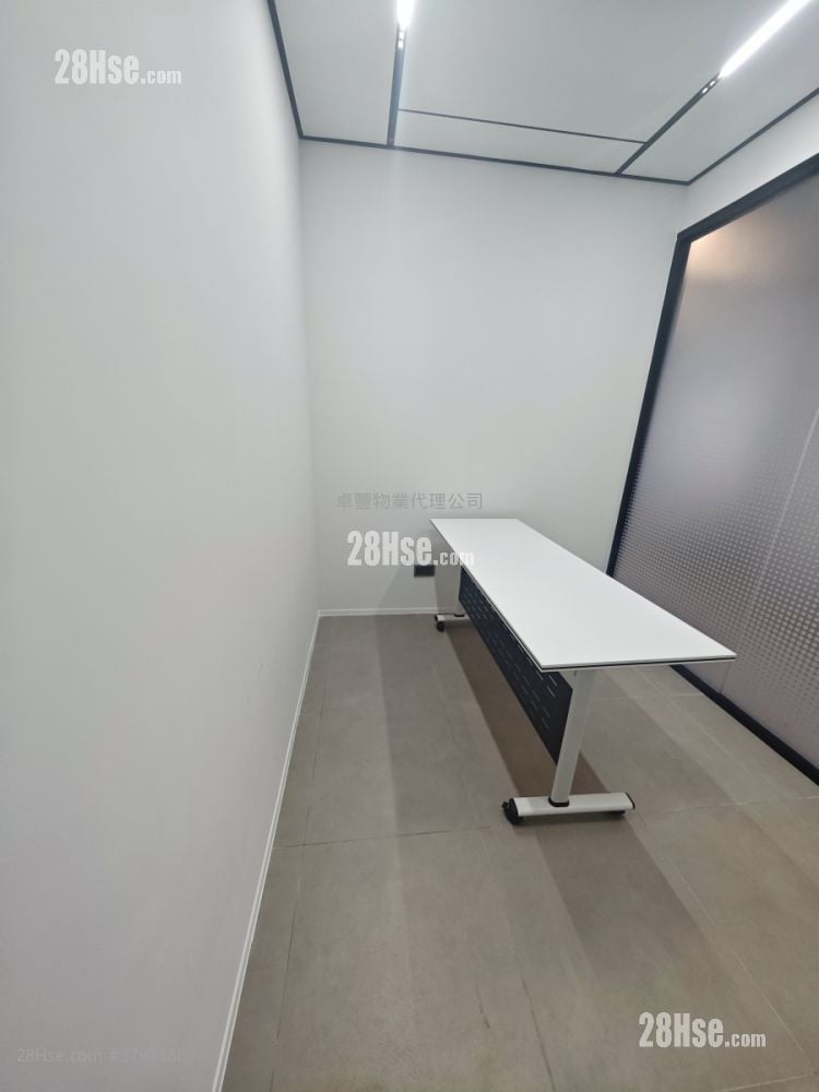 兴迅广场 租盘 开放式间隔 75 平方尺