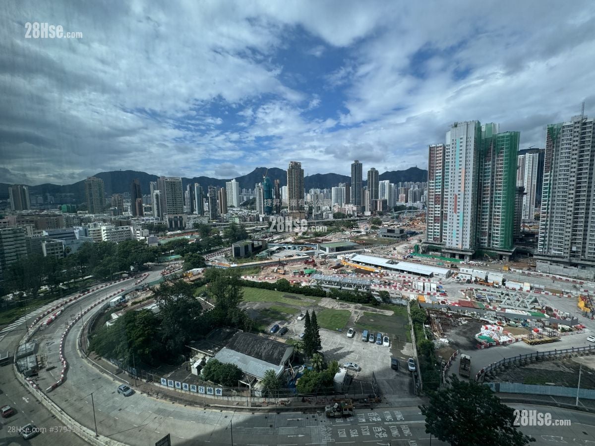 Sky Tower Sell 2 Bedrooms , 1 Bathroom 479 ft²