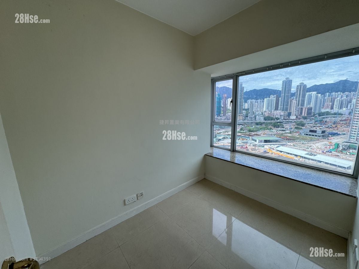 Sky Tower Sell 2 Bedrooms , 1 Bathroom 479 ft²