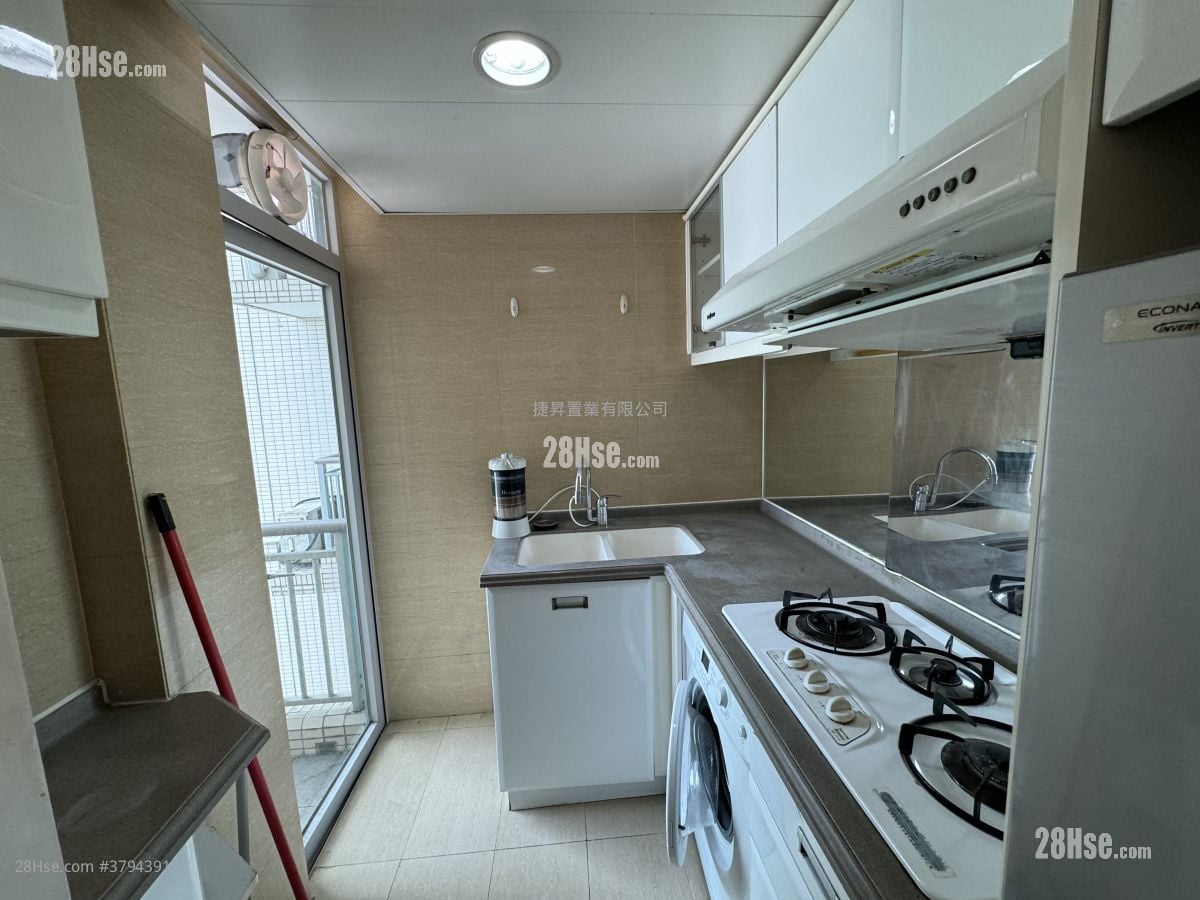 Sky Tower Sell 2 Bedrooms , 1 Bathroom 479 ft²