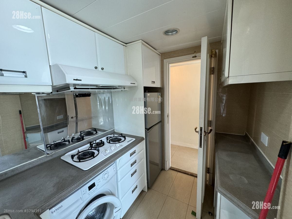 Sky Tower Sell 2 Bedrooms , 1 Bathroom 479 ft²