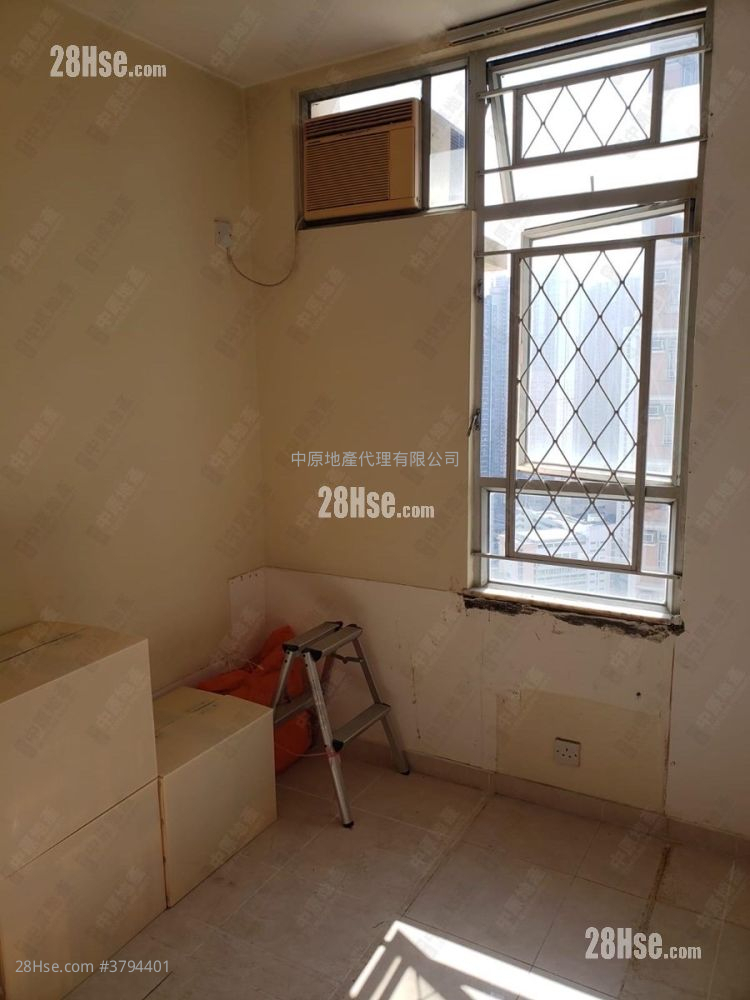 天富苑 售盘 3 房 650 平方尺