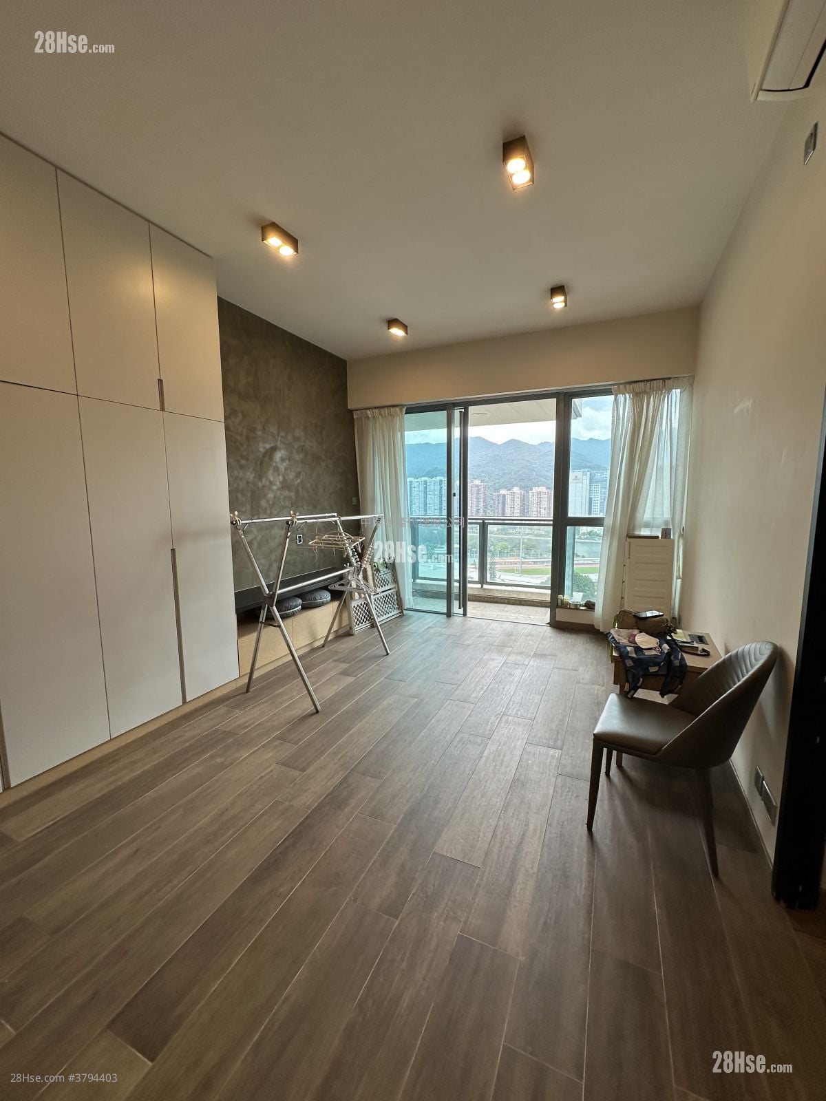 The Palazzo Sell 912 ft²