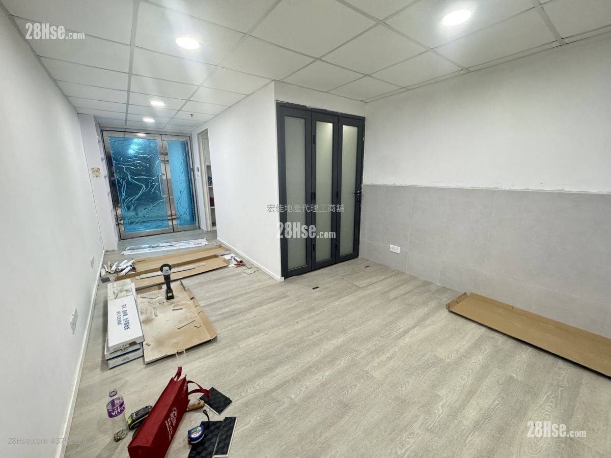 Treasure Centre Rental 323 ft²