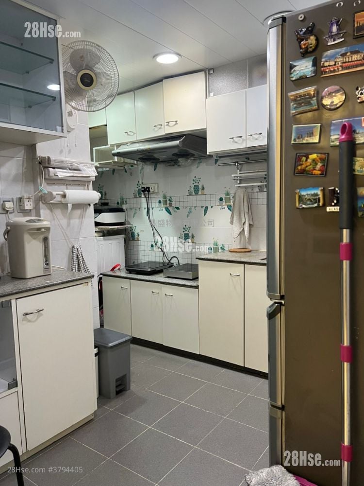 Bedford Gardens Rental 4 Bedrooms , 2 Bathrooms 1,160 ft²