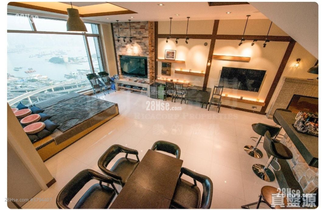 Manhattan Hill Sell 5+ Bedrooms , 4 Bathrooms 2,042 ft²