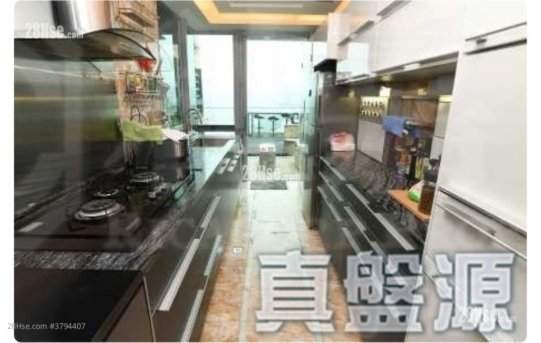 Manhattan Hill Sell 5+ Bedrooms , 4 Bathrooms 2,042 ft²