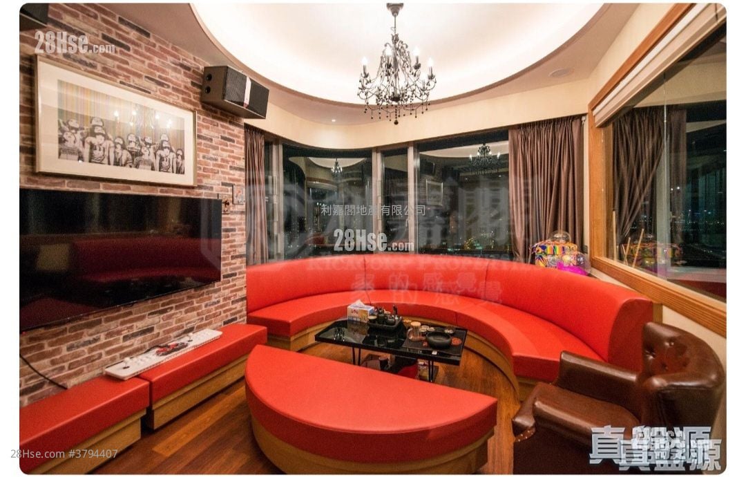 Manhattan Hill Sell 5+ Bedrooms , 4 Bathrooms 2,042 ft²