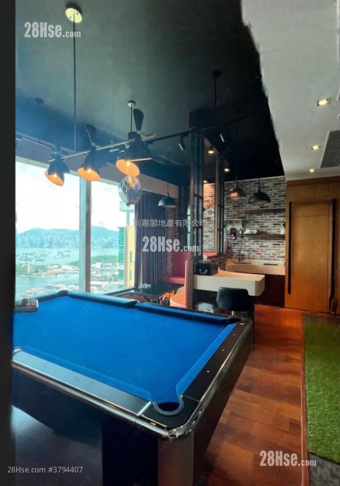 Manhattan Hill Sell 5+ Bedrooms , 4 Bathrooms 2,042 ft²