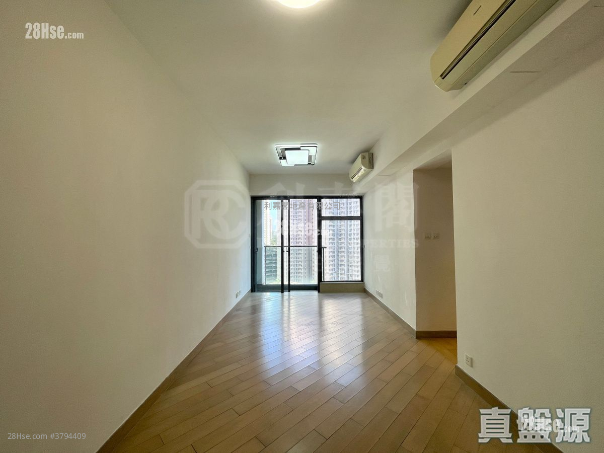 The Wings Rental 3 Bedrooms , 3 Bathrooms 827 ft²