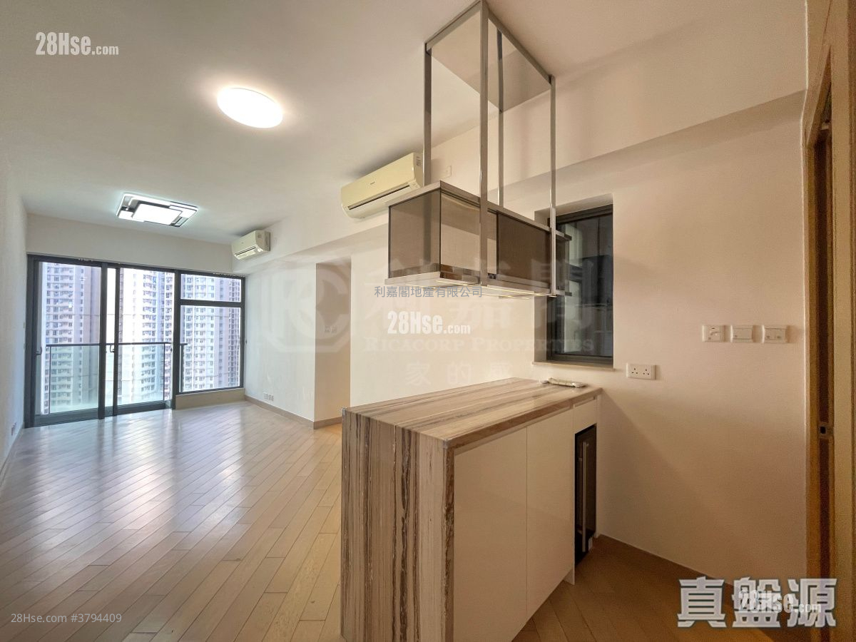 The Wings Rental 3 Bedrooms , 3 Bathrooms 827 ft²