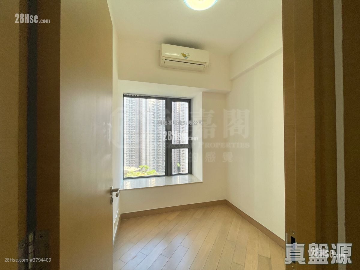 The Wings Rental 3 Bedrooms , 3 Bathrooms 827 ft²