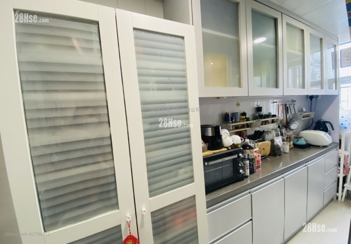 Taikoo Shing Sell 3 Bedrooms , 1 Bathroom 583 ft²