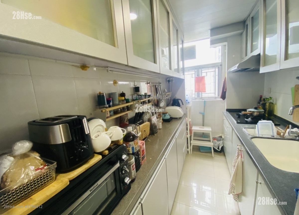 Taikoo Shing Sell 3 Bedrooms , 1 Bathroom 583 ft²
