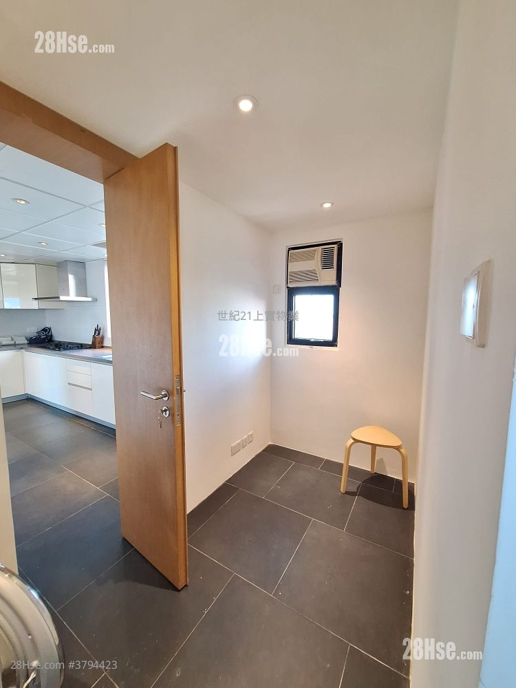 King's Park Villa Sell 4 Bedrooms , 4 Bathrooms 2,090 ft²