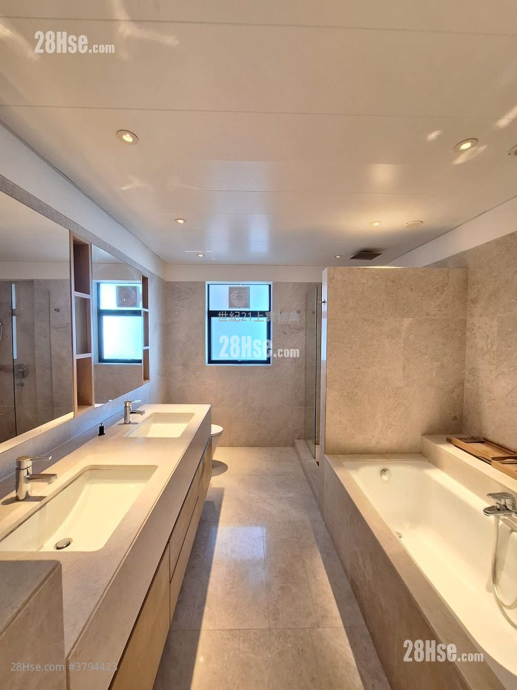 King's Park Villa Sell 4 Bedrooms , 4 Bathrooms 2,090 ft²