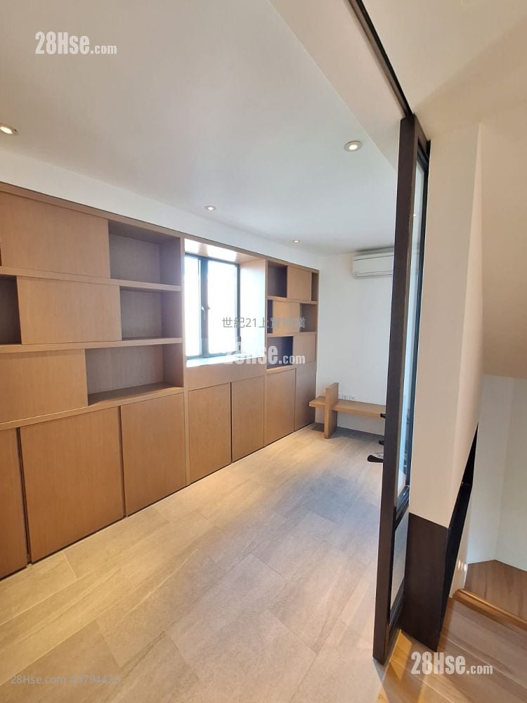 King's Park Villa Sell 4 Bedrooms , 4 Bathrooms 2,090 ft²