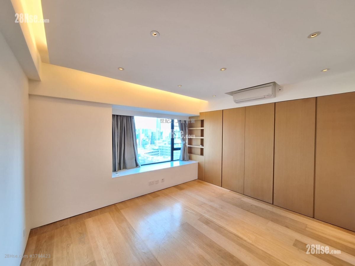 King's Park Villa Sell 4 Bedrooms , 4 Bathrooms 2,090 ft²