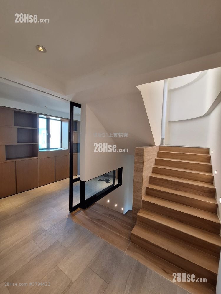 King's Park Villa Sell 4 Bedrooms , 4 Bathrooms 2,090 ft²