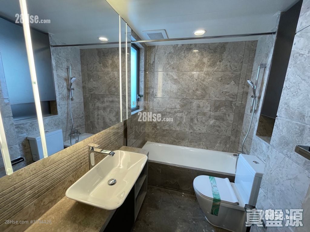 Sea To Sky Rental 1,054 ft²