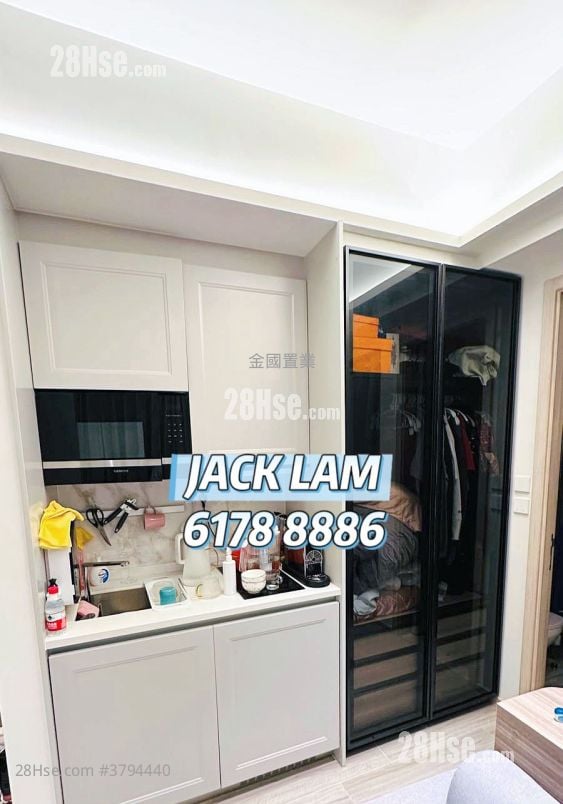 Central 8 Sell Studio , 1 Bathroom 203 ft²