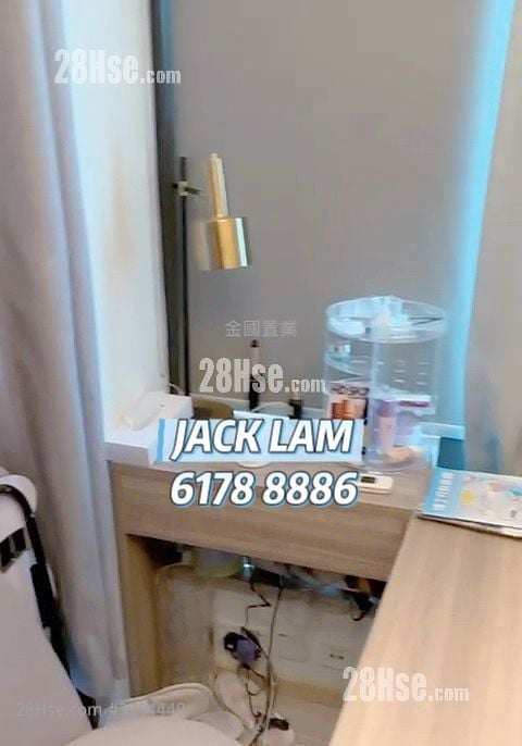 Central 8 Sell Studio , 1 Bathroom 203 ft²