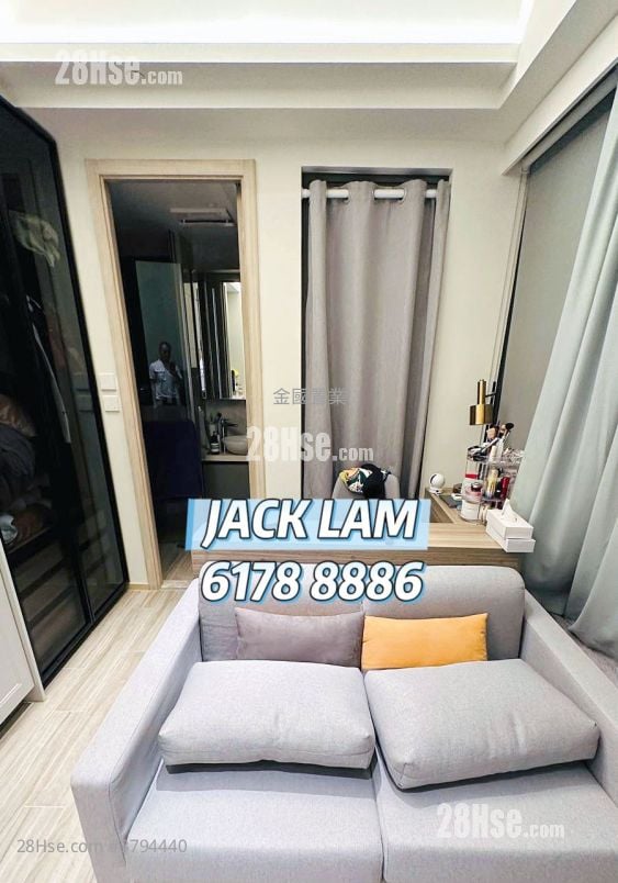 Central 8 Sell Studio , 1 Bathroom 203 ft²