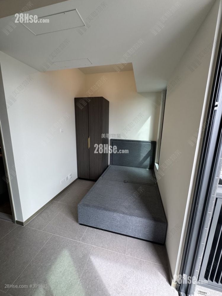 Yoho West Sell 266 ft²