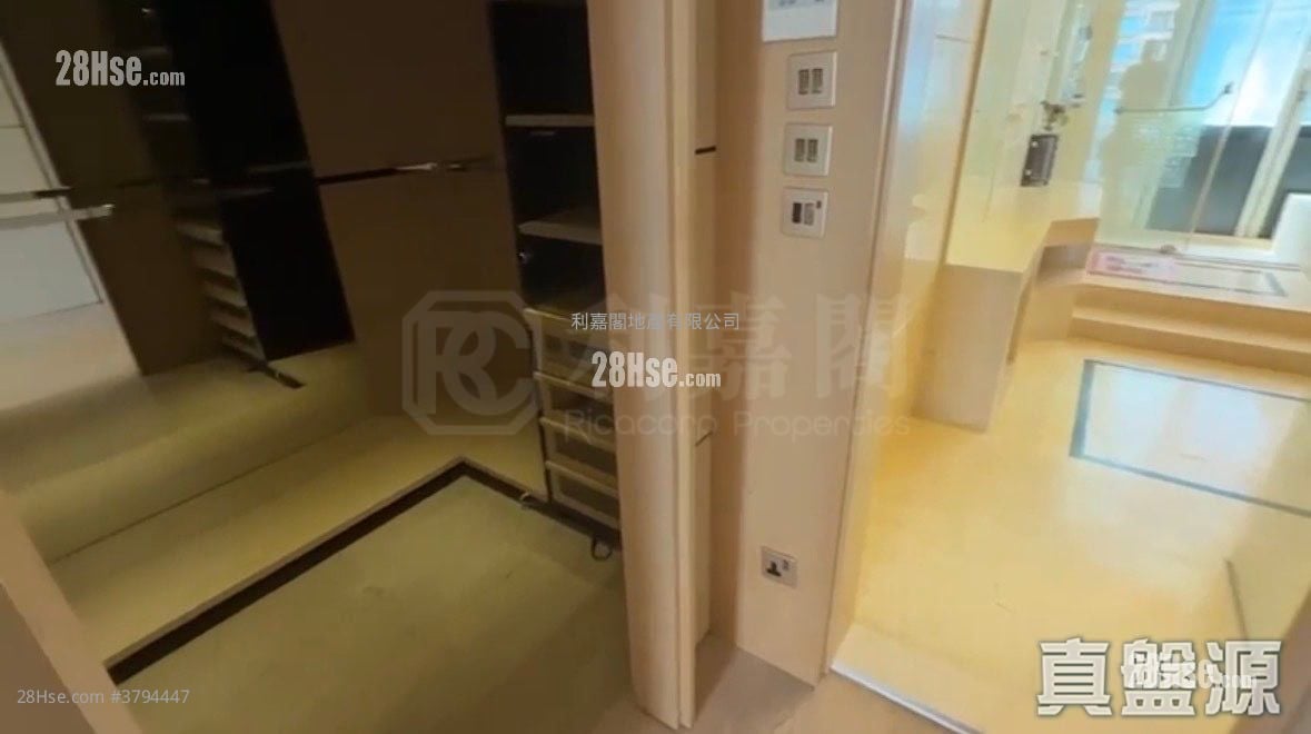 毕架山峰 售盘 4 房 2,638 平方尺