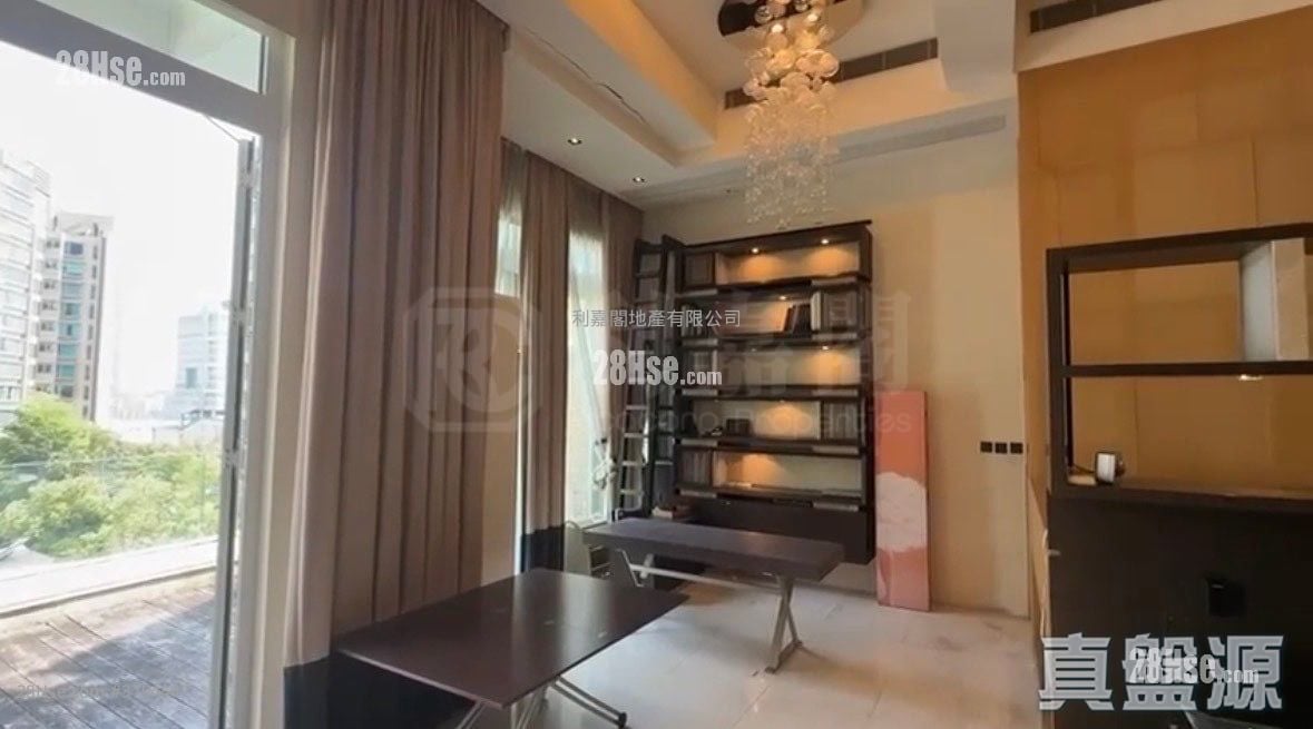 毕架山峰 售盘 4 房 2,638 平方尺