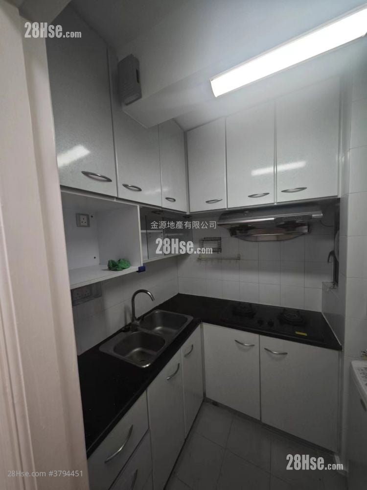 Bayshore Towers Rental 5+ Bedrooms 532 ft²