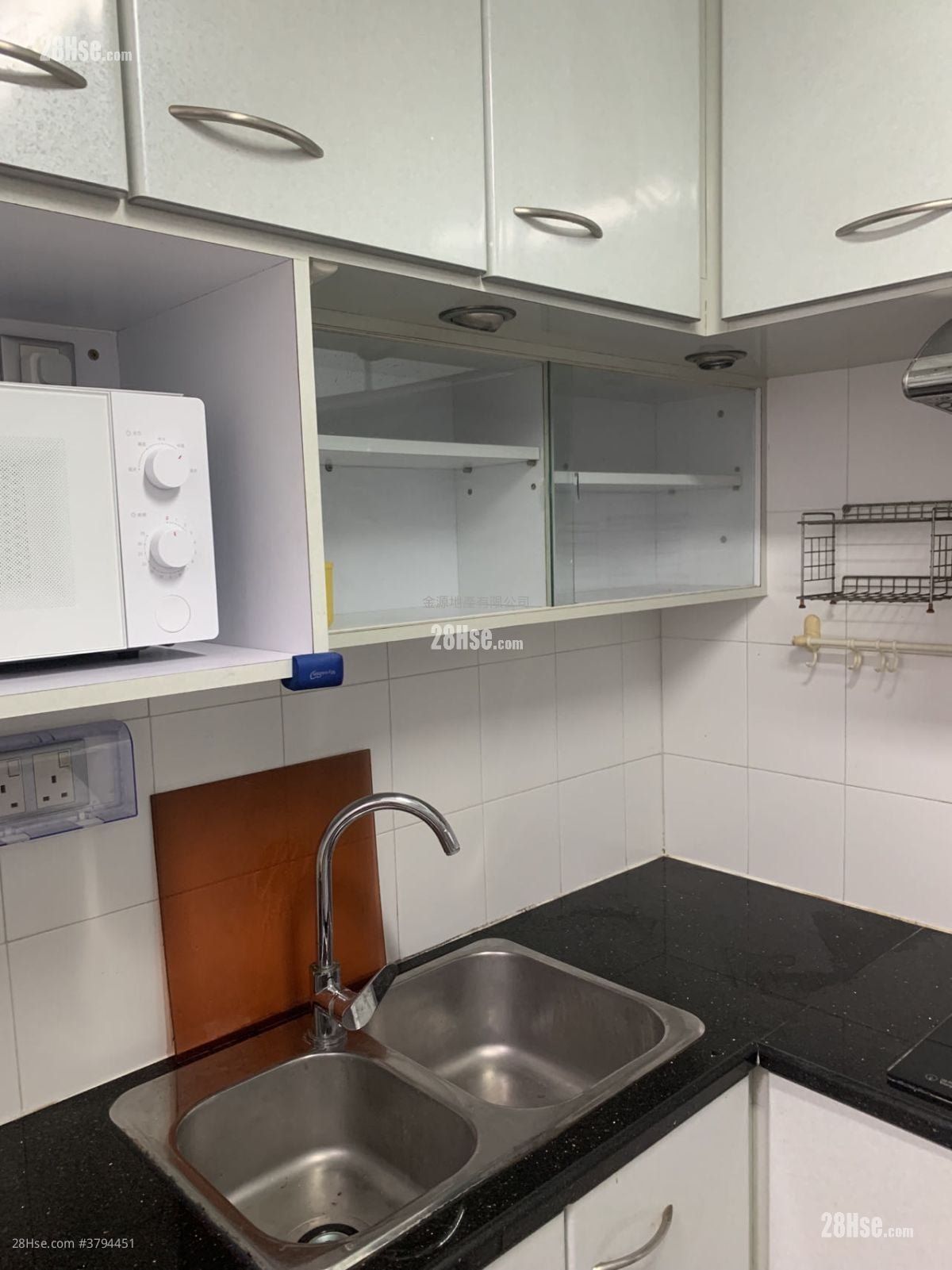 Bayshore Towers Rental 5+ Bedrooms 532 ft²