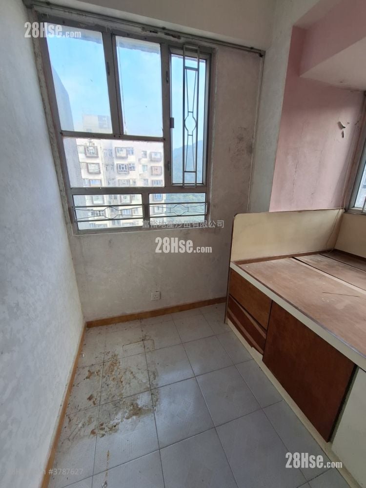 Golden Lion Garden Sell 2 Bedrooms , 1 Bathroom 285 ft²