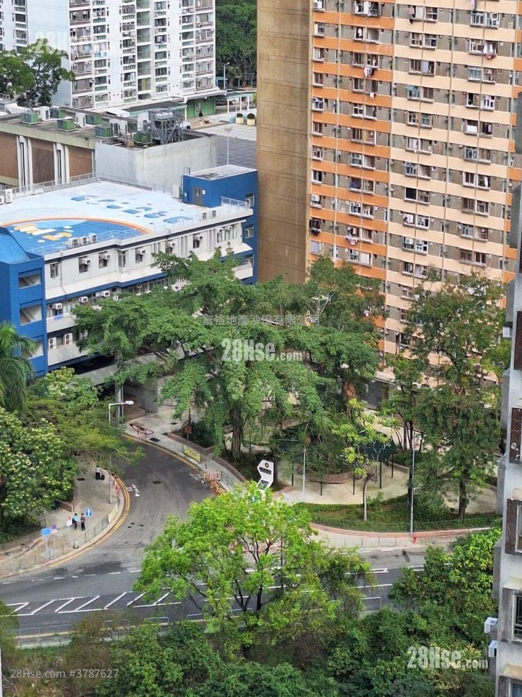 Golden Lion Garden Sell 2 Bedrooms , 1 Bathroom 285 ft²