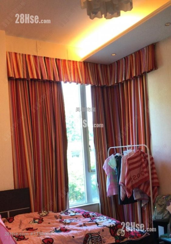 Miami Crescent Sell 4 Bedrooms 1,795 ft²