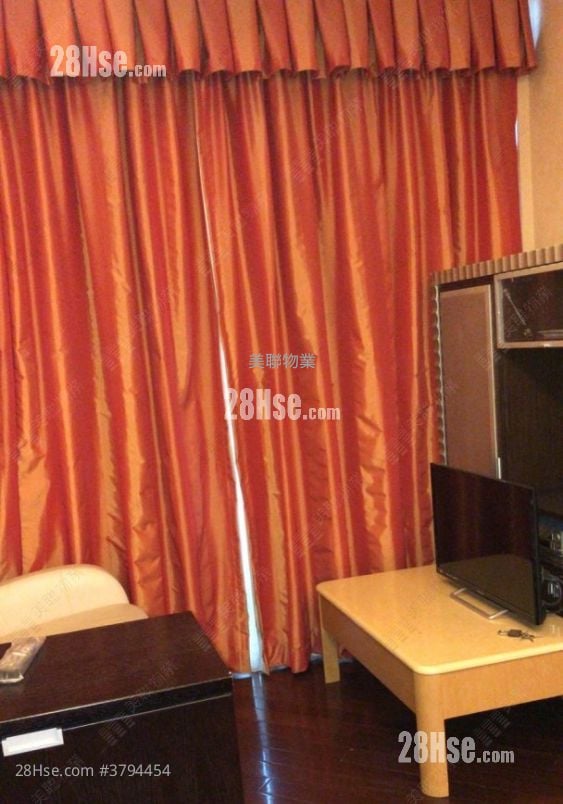 Miami Crescent Sell 4 Bedrooms 1,795 ft²