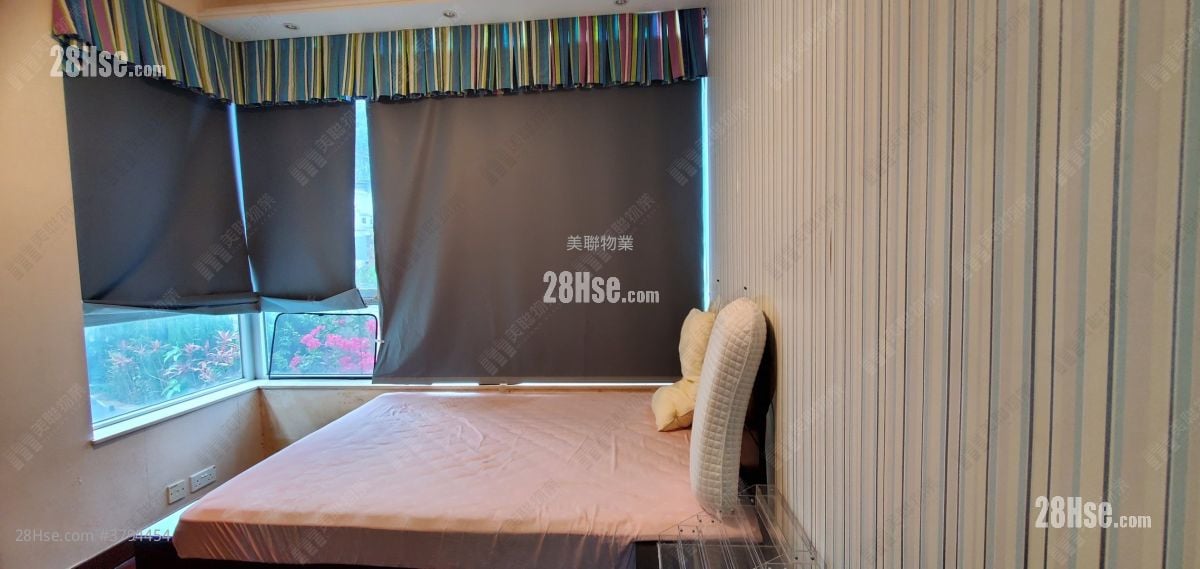 Miami Crescent Sell 4 Bedrooms 1,795 ft²