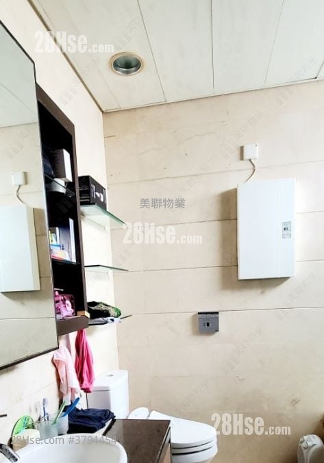 Miami Crescent Sell 4 Bedrooms 1,795 ft²