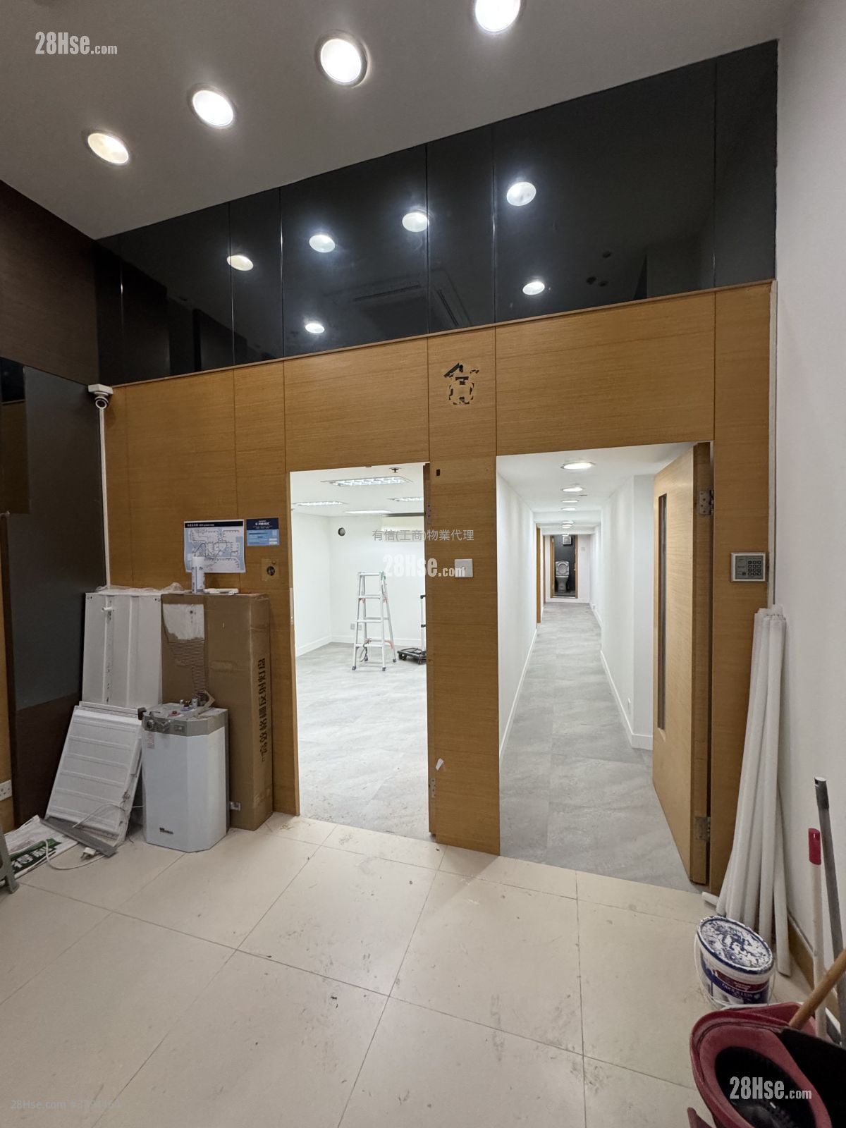 Trust Centre Rental 954 ft²