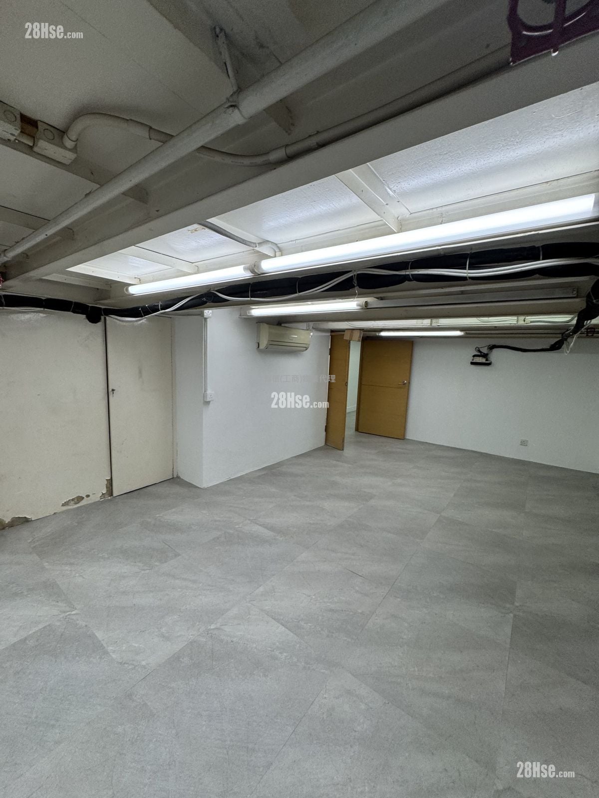 Trust Centre Rental 954 ft²