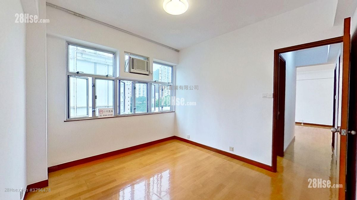 master room: Lee Hang Court Rental 3 Bedrooms , 2 Bathrooms 738 ft²