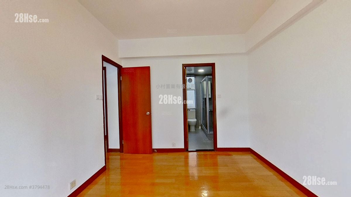 master room: Lee Hang Court Rental 3 Bedrooms , 2 Bathrooms 738 ft²