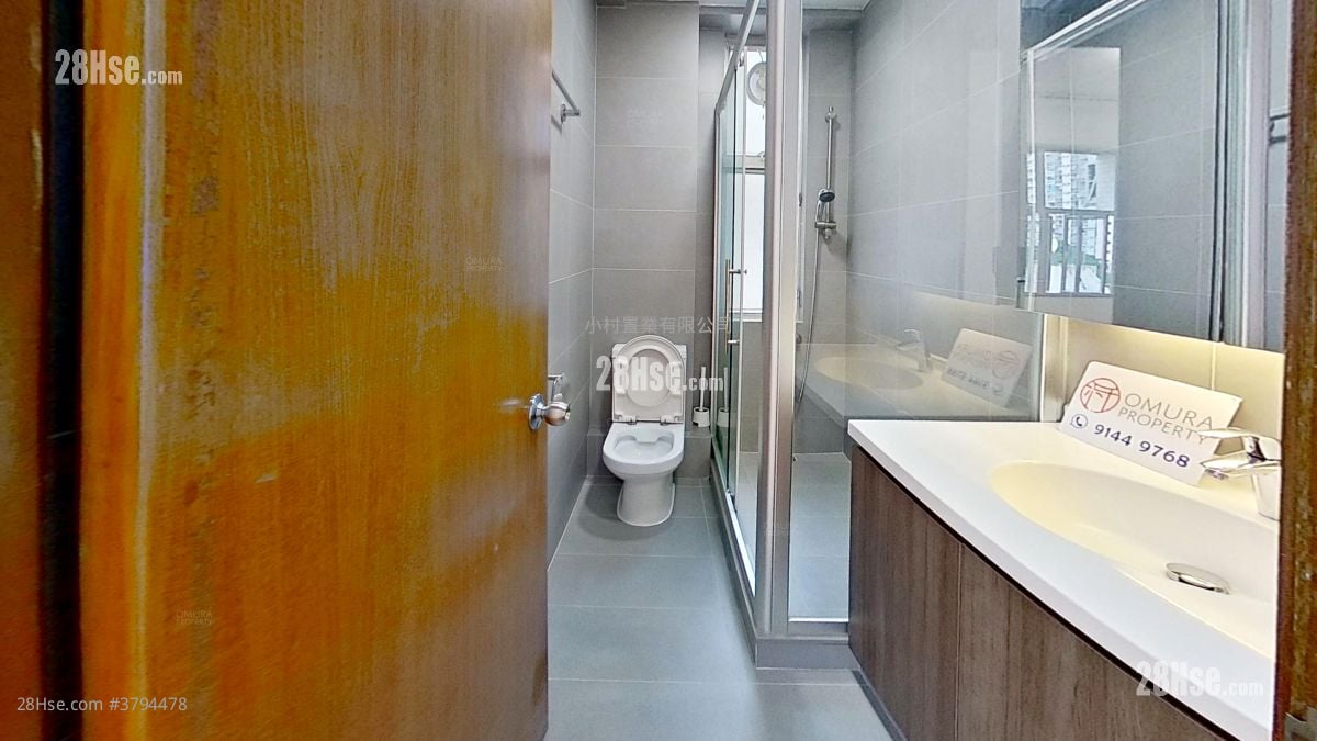 bathroom: Lee Hang Court Rental 3 Bedrooms , 2 Bathrooms 738 ft²