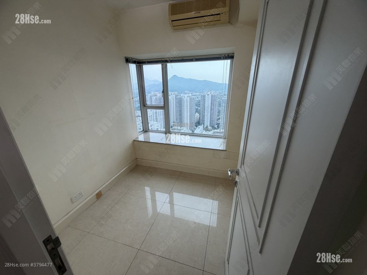 Central Park Towers Sell 2 Bedrooms , 1 Bathroom 498 ft²