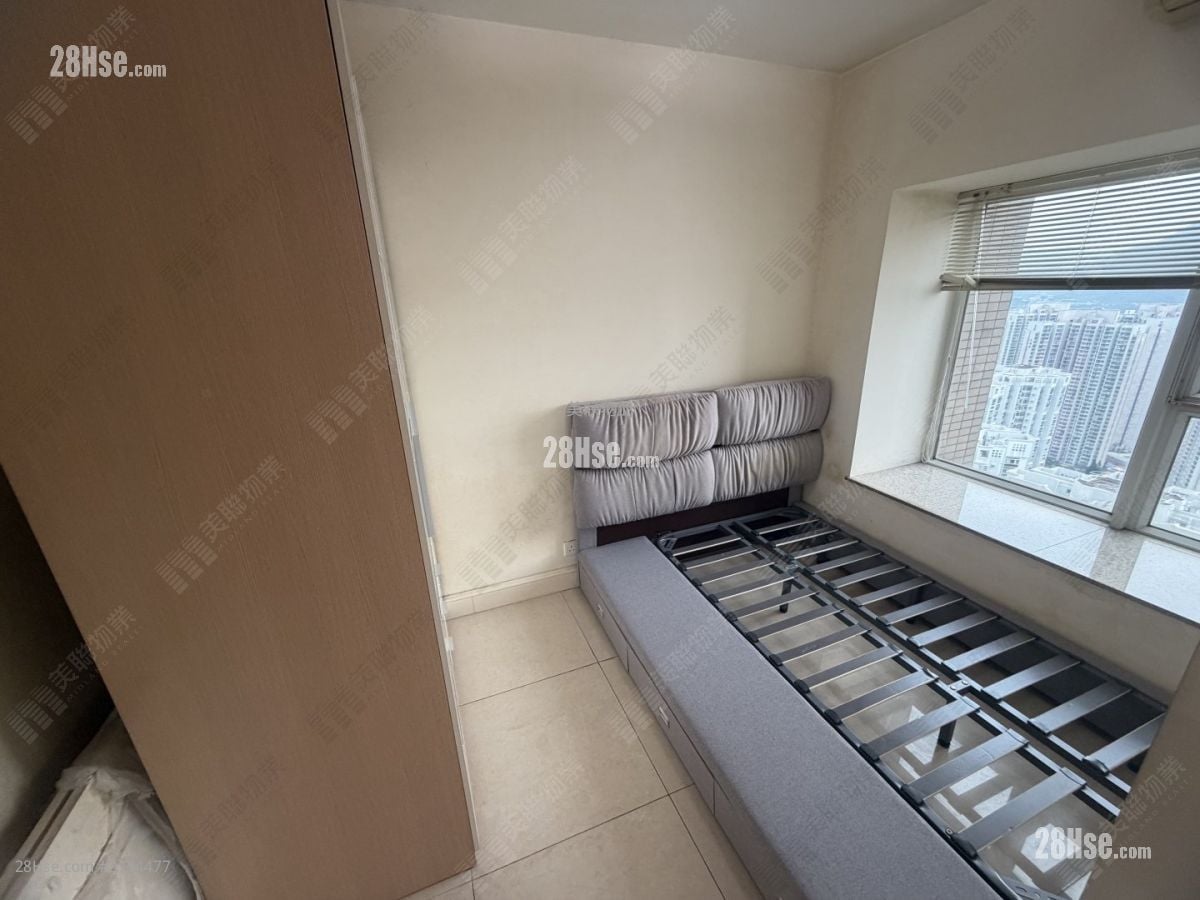 Central Park Towers Sell 2 Bedrooms , 1 Bathroom 498 ft²